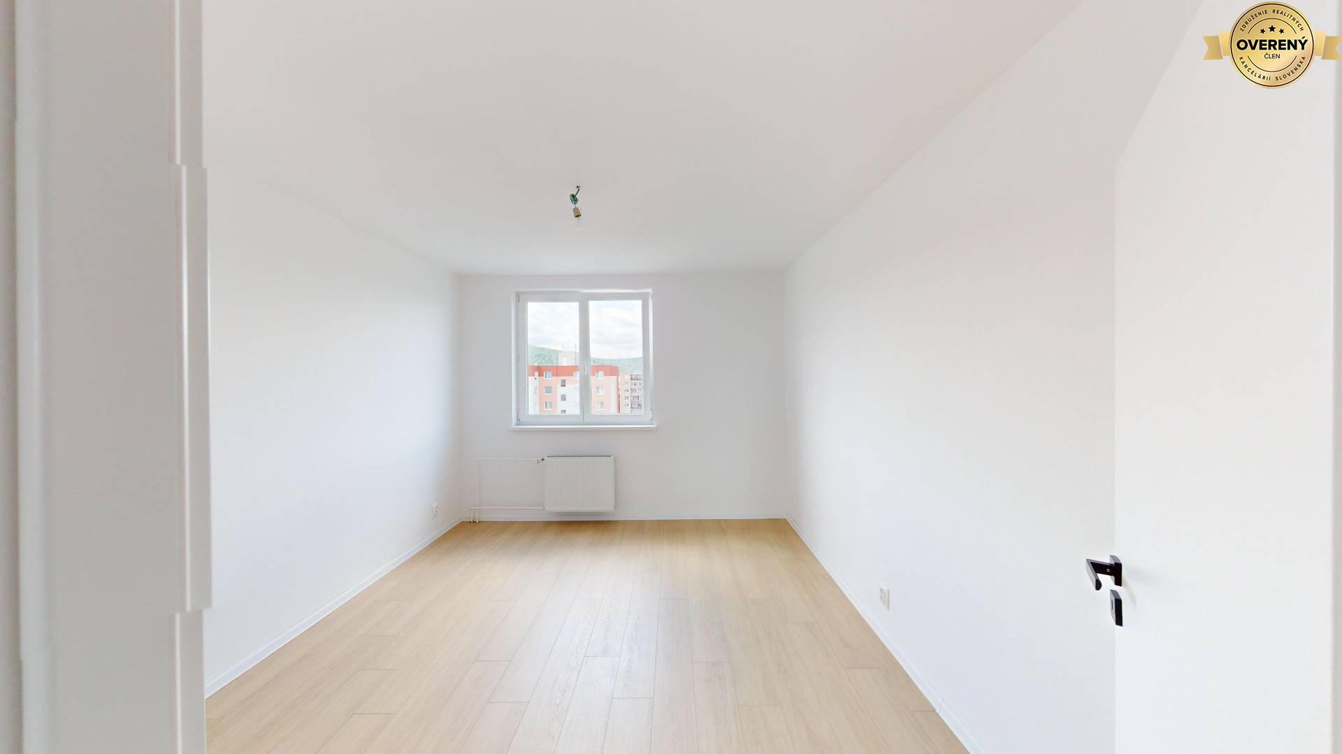 Presvetlená izba, byt, Nemšová.jpg