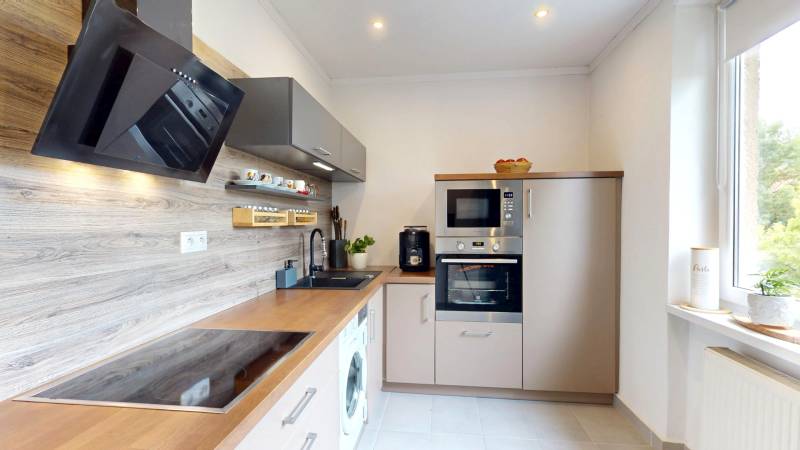 kuchynská linka so vstavanými spotrebičmi, Nový Dubnica.jpg