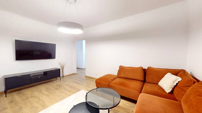 Obývačka s vkusnými doplnkami