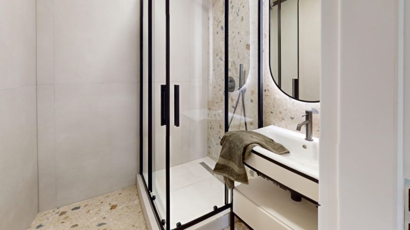 5-Stvrt-SNP-Bathroom.jpg